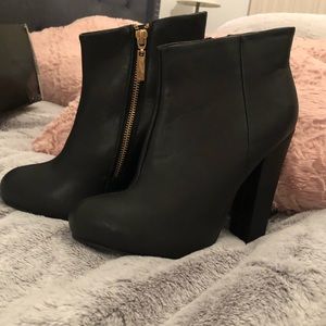 Black Express boots